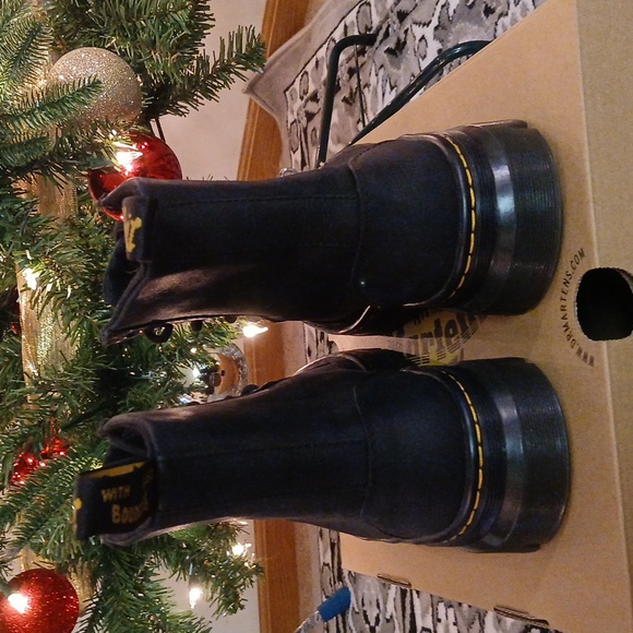 Dr Martens Combs Leather Black Size 7m/8w - Picture 7 of 13